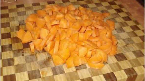 гуляш на вине, с картофелем и чипетками