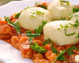 Картофельные клецки с гуляшом из свинины