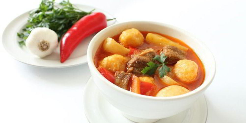 Рецепт супа-гуляша с сырными клецками