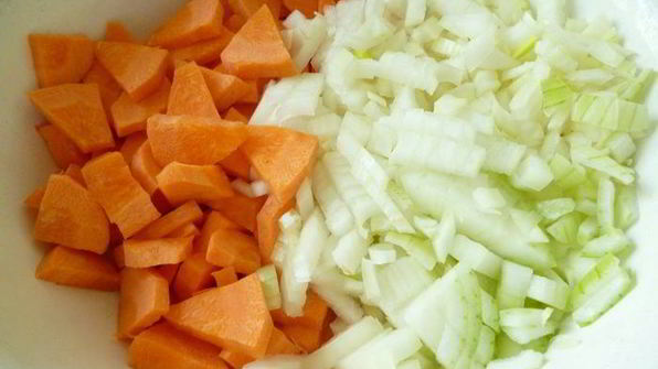 суп-гуляш с сырными клецками