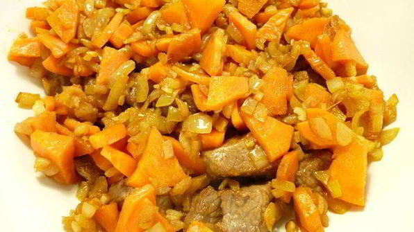 суп-гуляш с сырными клецками