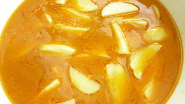 суп-гуляш с сырными клецками