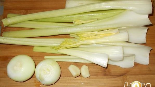 томленый в сельдерее гуляш с булгуром