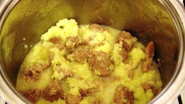 томленый в сельдерее гуляш с булгуром