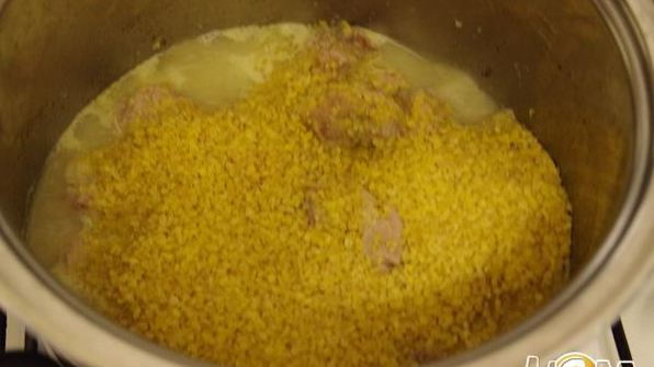 томленый в сельдерее гуляш с булгуром