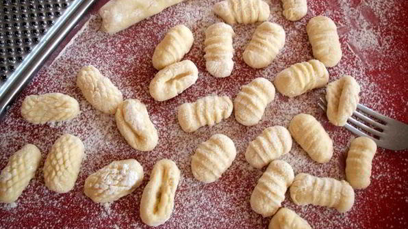 итальянские трехцветные ньокки — картофельные клецки