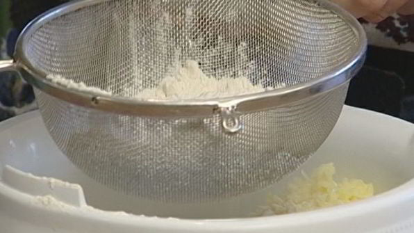 картофельные ньокки с соусом из помидоров и базиликом