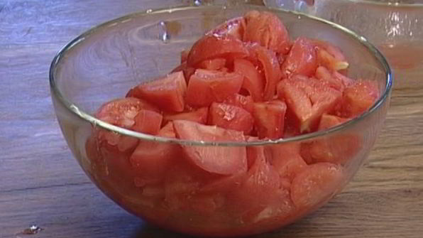 картофельные ньокки с соусом из помидоров и базиликом