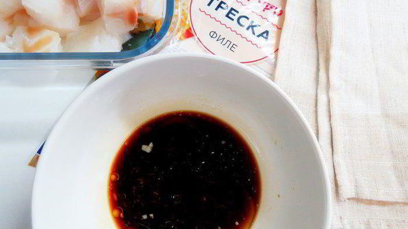 китайская рисовая лапша с имбирной рыбой