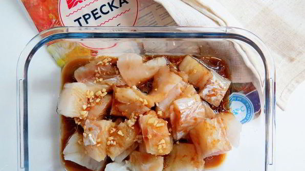 китайская рисовая лапша с имбирной рыбой