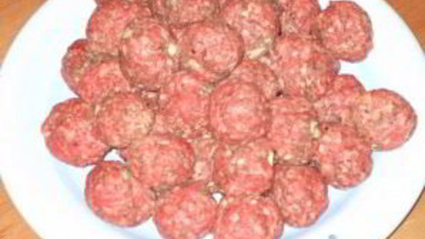 котлеты из фарша с подливкой