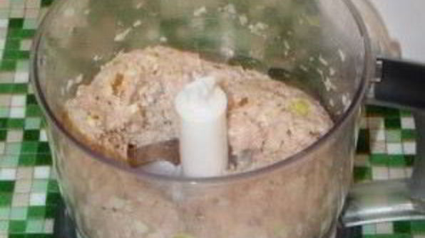 котлеты из индейки с яблоками и орехами