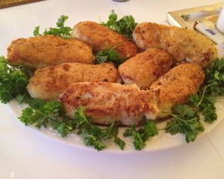 Котлеты по-киевски с зеленым маслом