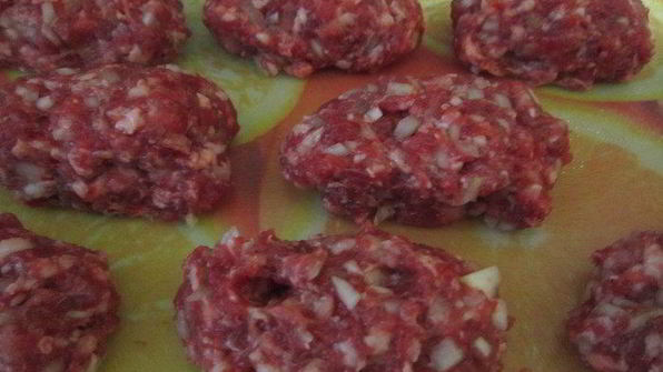 котлеты с начинкой из сыра и зелени