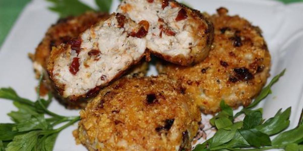Рецепт куриных котлеток с вялеными томатами