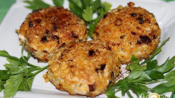 куриные котлетки с вялеными томатами