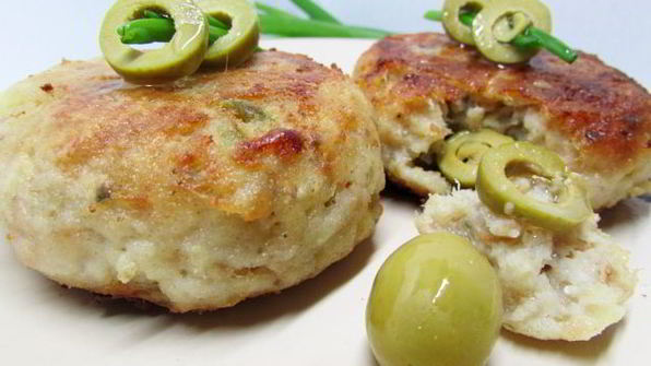рыбные котлетки с греческой ноткой