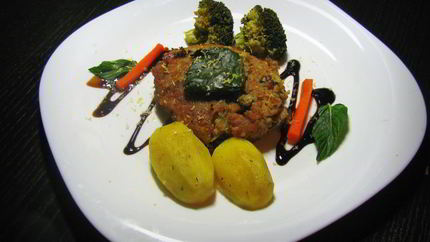 Рыбные котлеты с овощами на пару