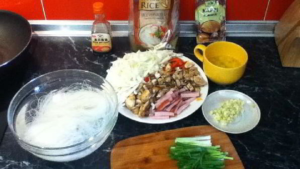 лапша по-сингапурски