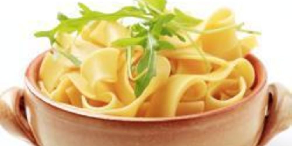 Рецепт лапши с куриным филе в сливочном соусе