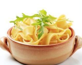 Лапша с куриным филе в сливочном соусе