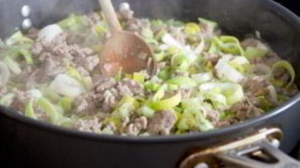 лазанья с курицей и овощами