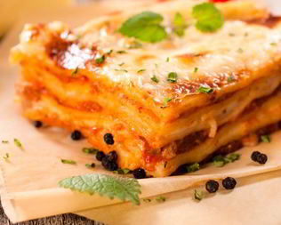 Лазанья с курицей и травами