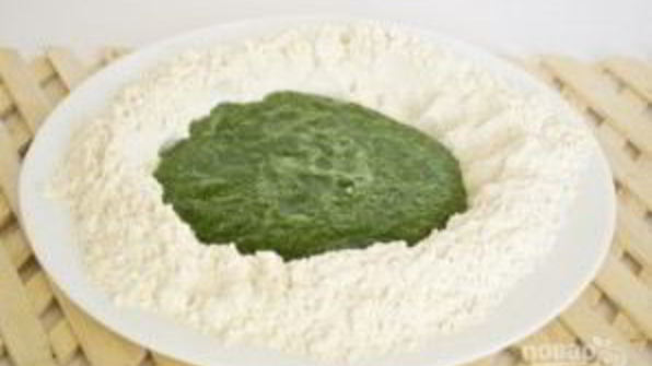 домашняя паста со шпинатом и томатами