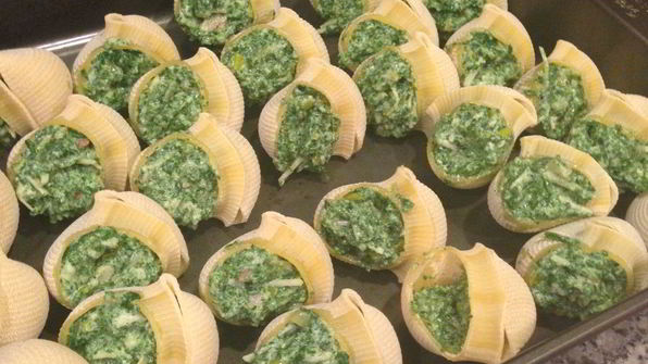 фаршированная паста lumaconi по-итальянски