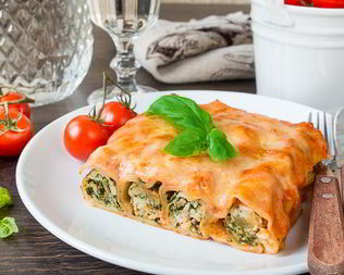 Каннеллони с курицей и шпинатом