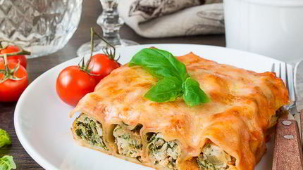 Каннеллони с курицей и шпинатом
