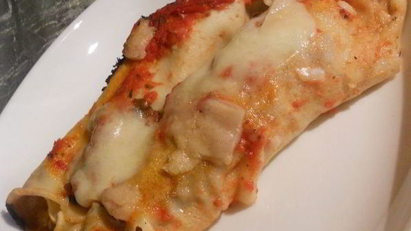 каннелони из блинчиков с грибами, беконом и кедровыми орешками