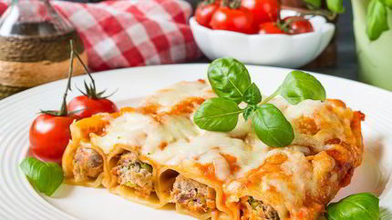 Каннелони с индейкой и брокколи