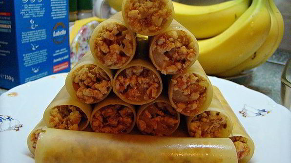 каннелони с мясной начинкой под соусом бешамель