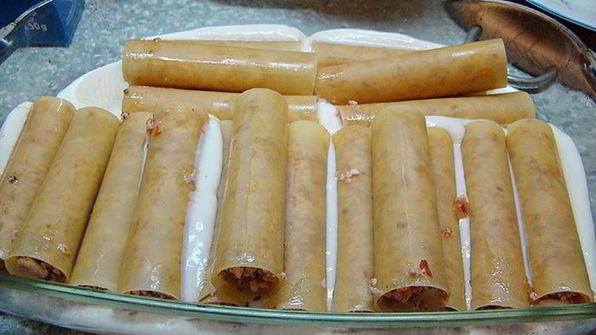 каннелони с мясной начинкой под соусом бешамель