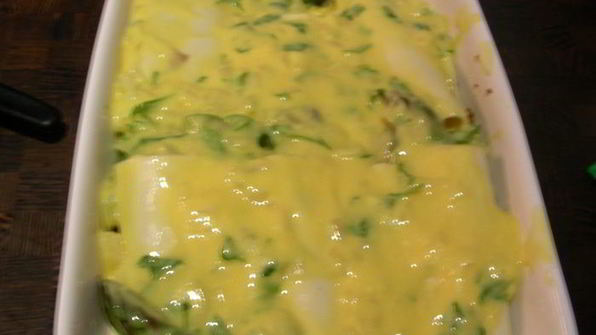 каннелони со спаржей и копченым лососем