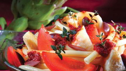 Макароны с артишоками, оливками и запеченными томатами