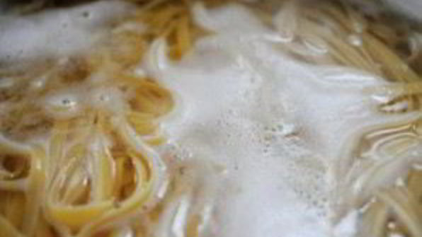 макароны с курицей и овощами