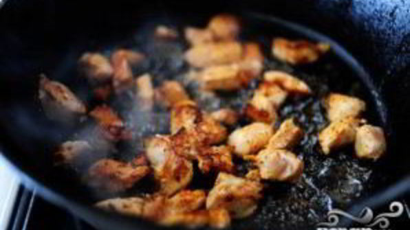 макароны с курицей и овощами