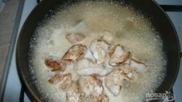 макароны с курицей в сырном соусе