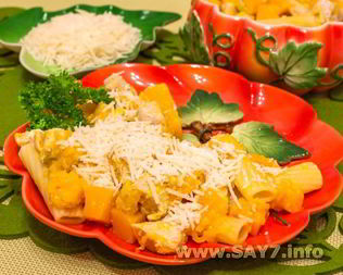 Макароны с тыквой и филе индейки