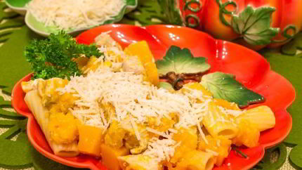 Макароны с тыквой и филе индейки