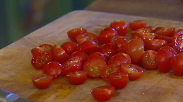 макароны со стручковой фасолью и помидорами