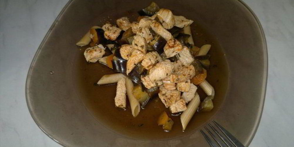 Рецепт пасты с баклажаном, морковью и грудка индейки с паприкой и чили