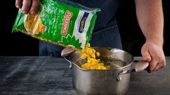 паста с копченой семгой и луком пореем