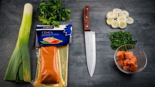паста с копченой семгой и луком пореем