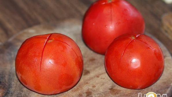 паста с курицей, цуккини и острым томатным соусом