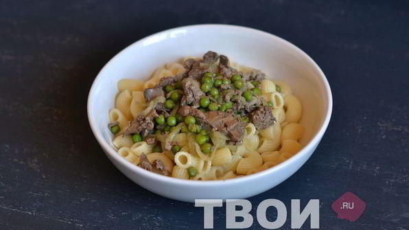 паста с печенью и зеленым горошком