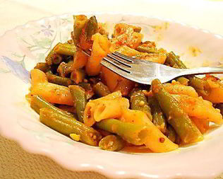 Паста со стручковой фасолью в томатном соусе