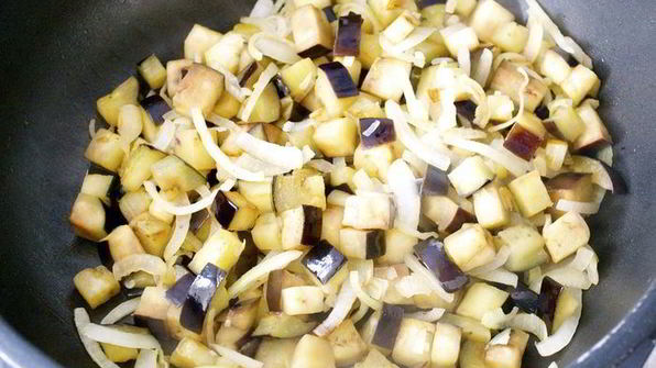 ракушечная паста с соусом капоната